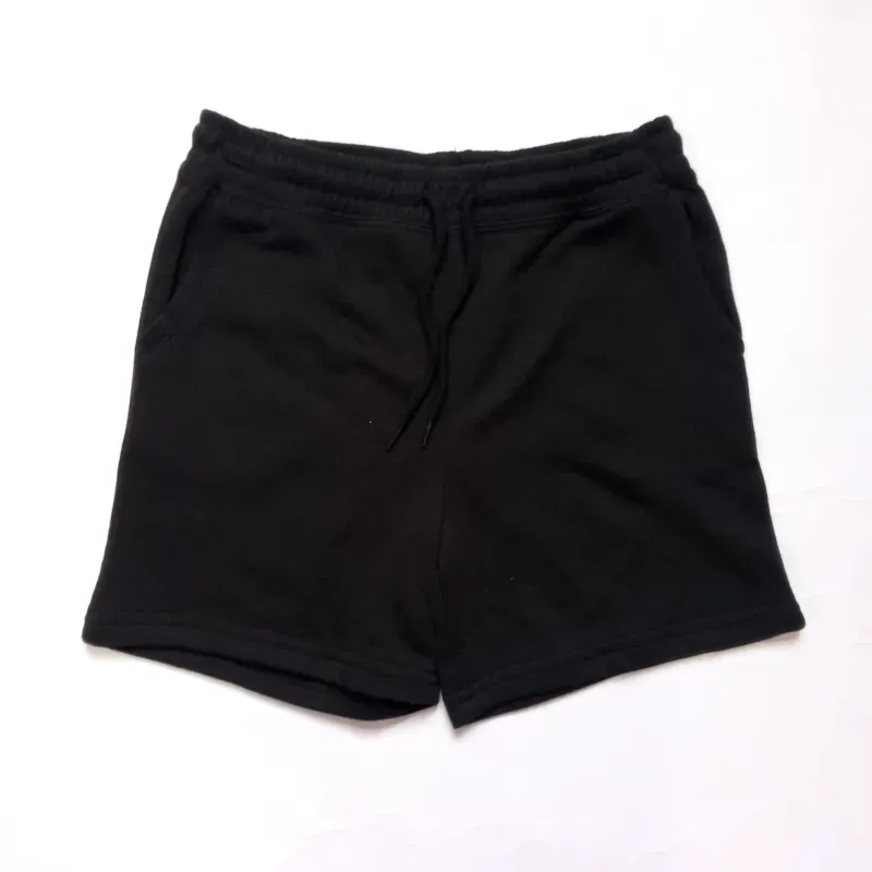 Short de felpa color negro 