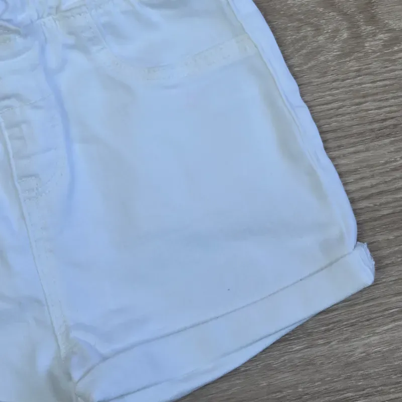 Short de mezclilla blanca con lazo