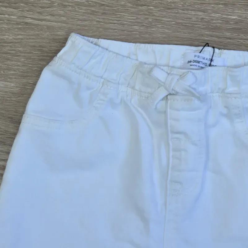 Short de mezclilla blanca con lazo