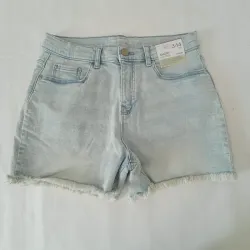 Short de mezclilla clara 