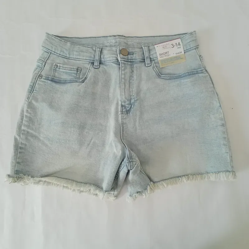Short de mezclilla clara 