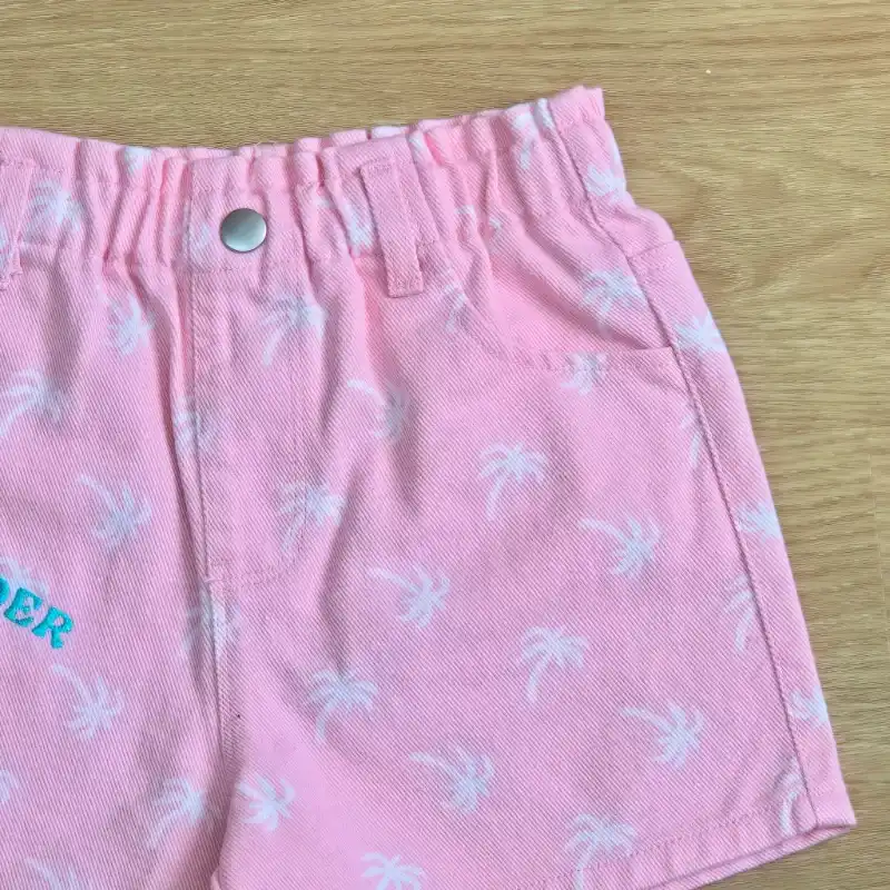 Short de mezclilla color rosa de Moana