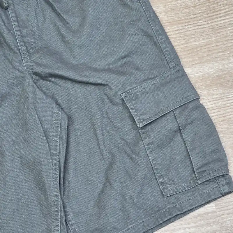 Short de Mezclilla con bolsillos color verde oliva