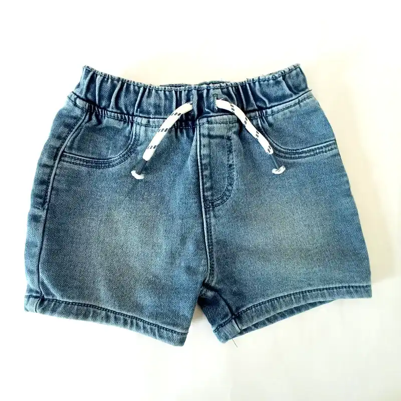Short de mezclilla con cordón 