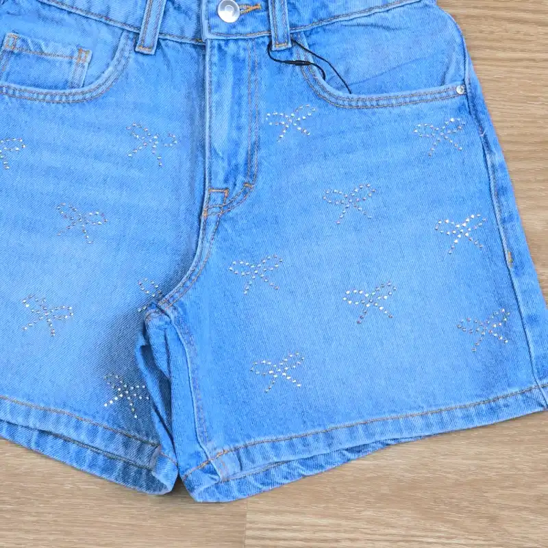 Short de mezclilla con Lazos de Brillo