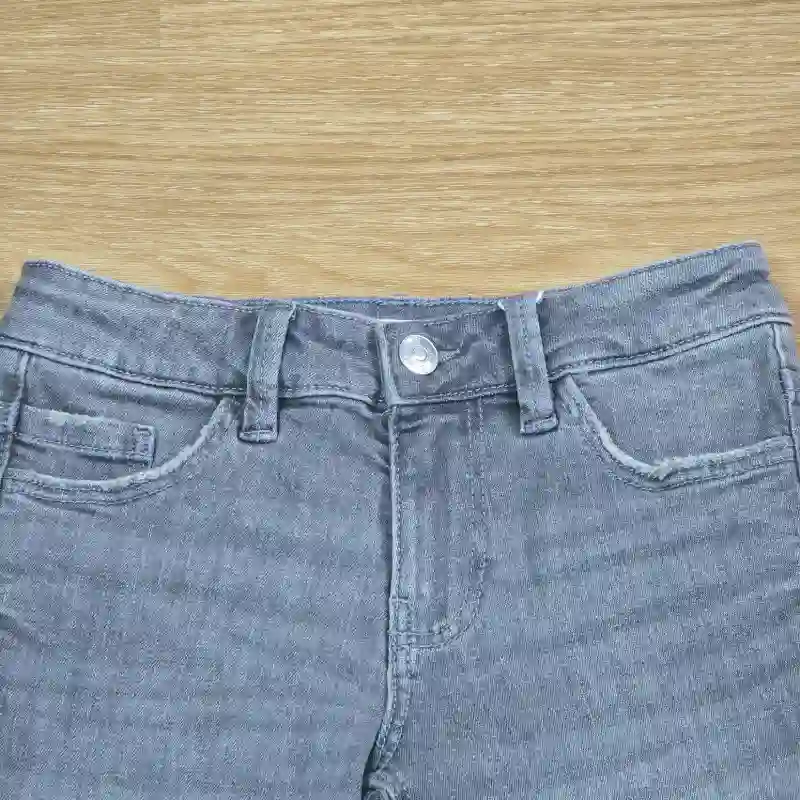Short de Mezclilla Gris