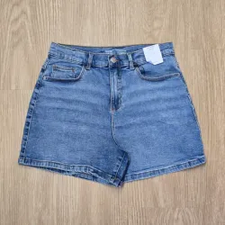 Short de mezclilla oscura