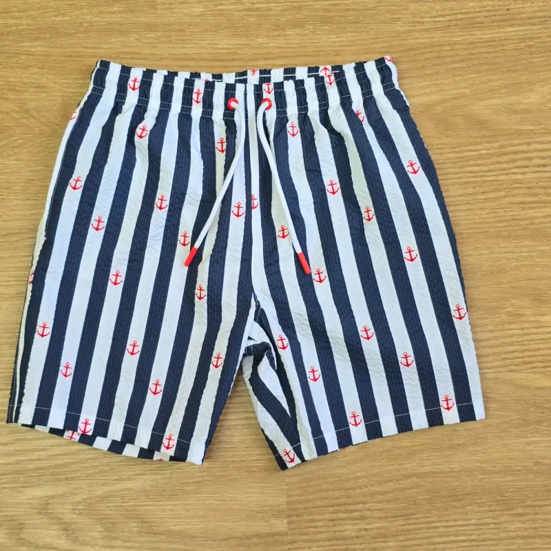 Short de Nailon de rayas y anclas.