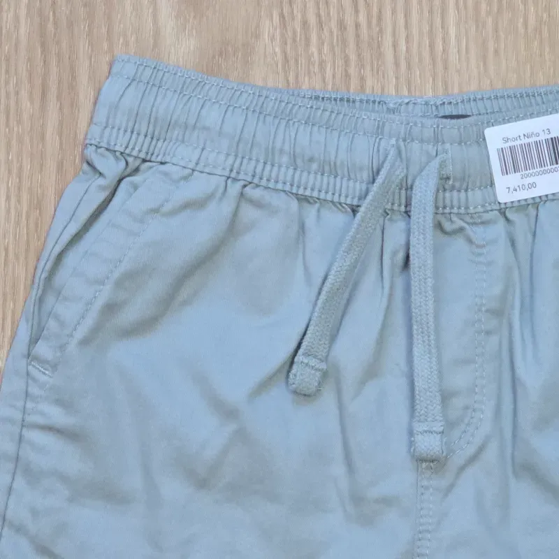 Short de tela color claro