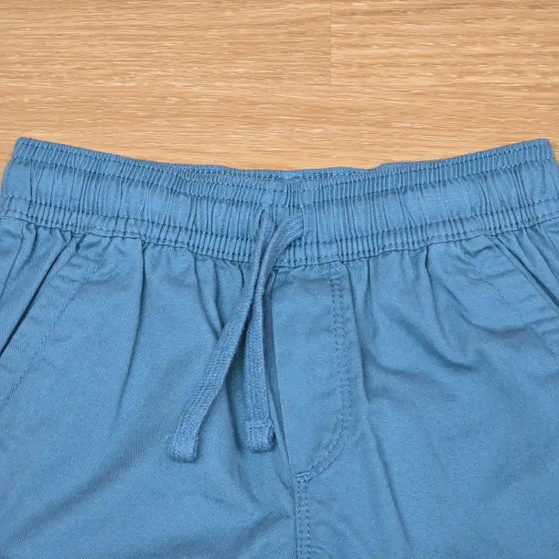 Short de tela color Verde