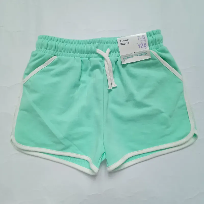 Short deportivo color verde