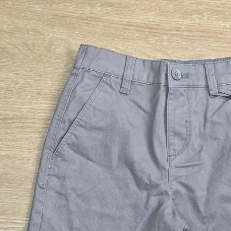 Short elegante color Gris