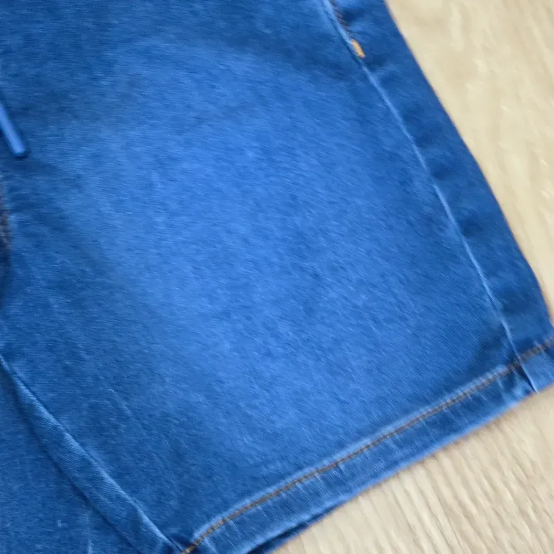 Short estilo mezclilla oscura