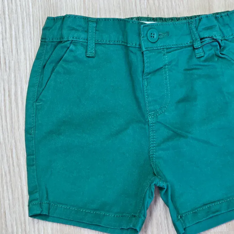 Short Formal color Verde