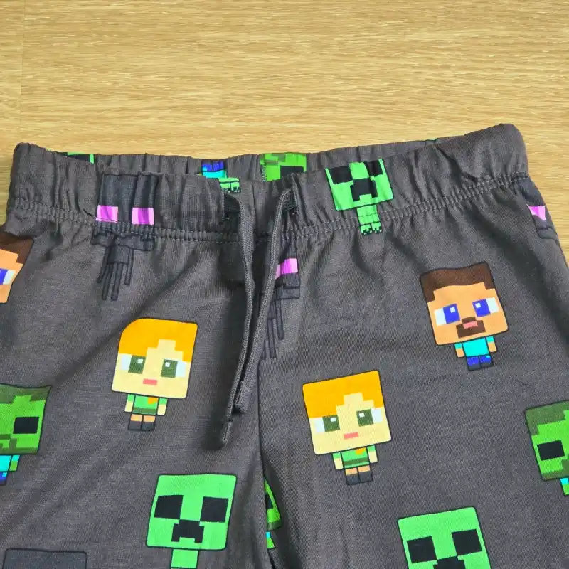 Short Minecraft Gris Oscuro