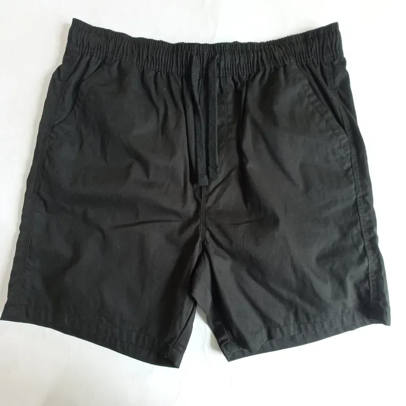 Short negro con cordón 