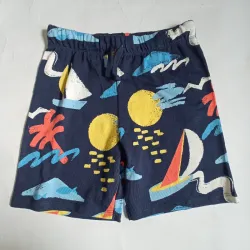 Short playero color azul oscuro