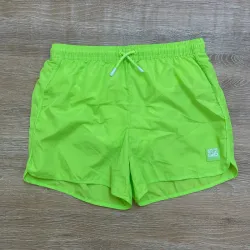 Short playero color verde