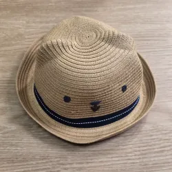 Sombrero playero de osito