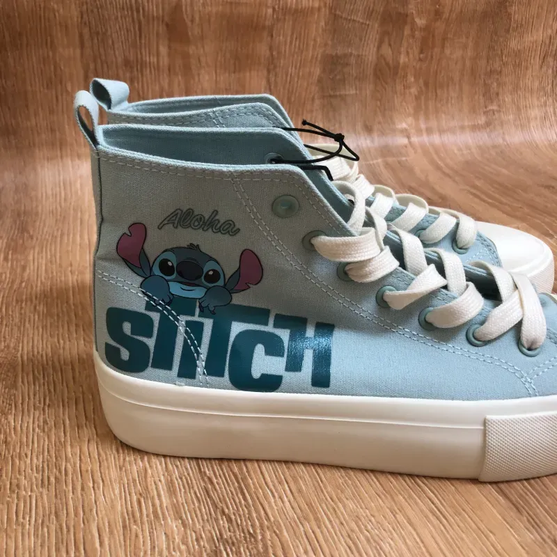 Tenía tipo converse de Stitch 