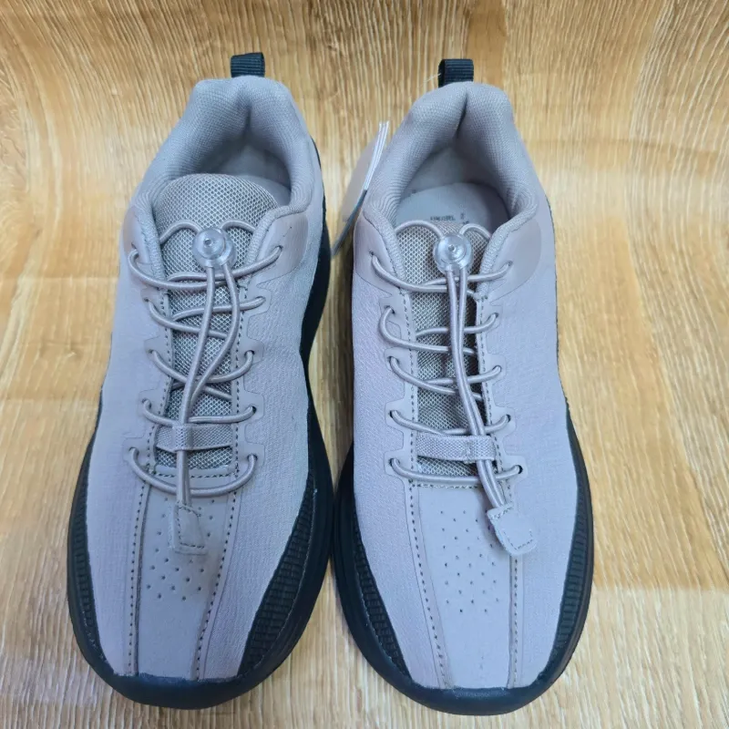 Tenis Ajustable Beige c/suela negra