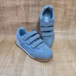 Tenis Azules de Peguetas