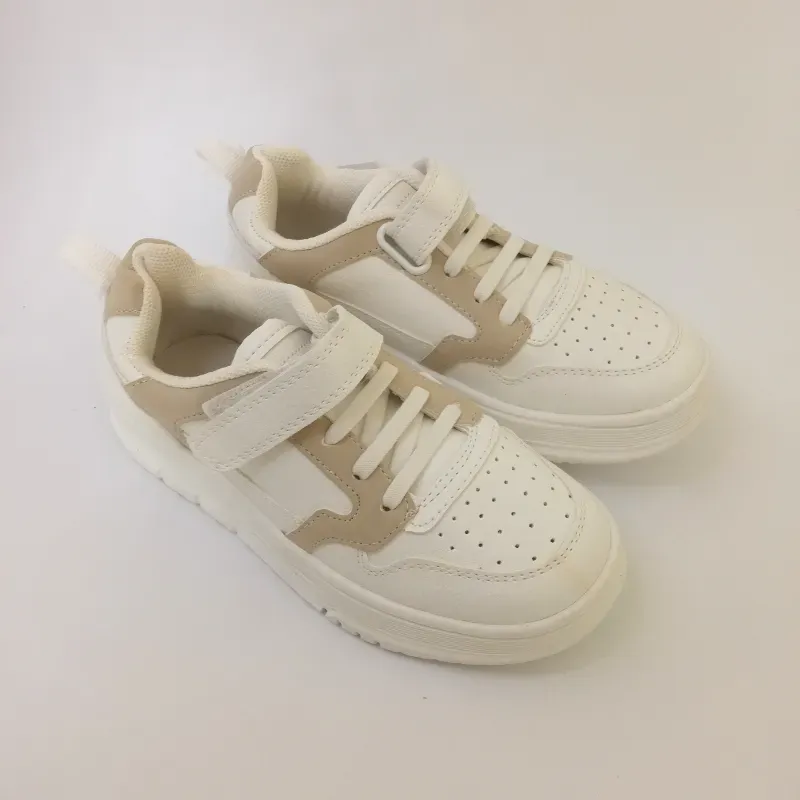Tenis color beige 