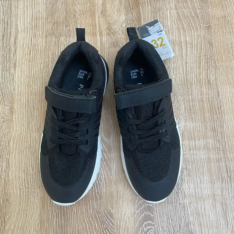 Tenis color negro