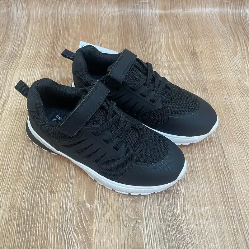 Tenis color negro