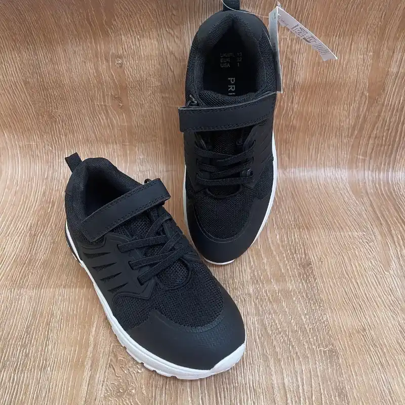 Tenis color negro