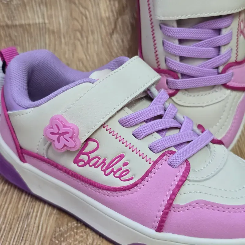 Tenis con luces de Barbie