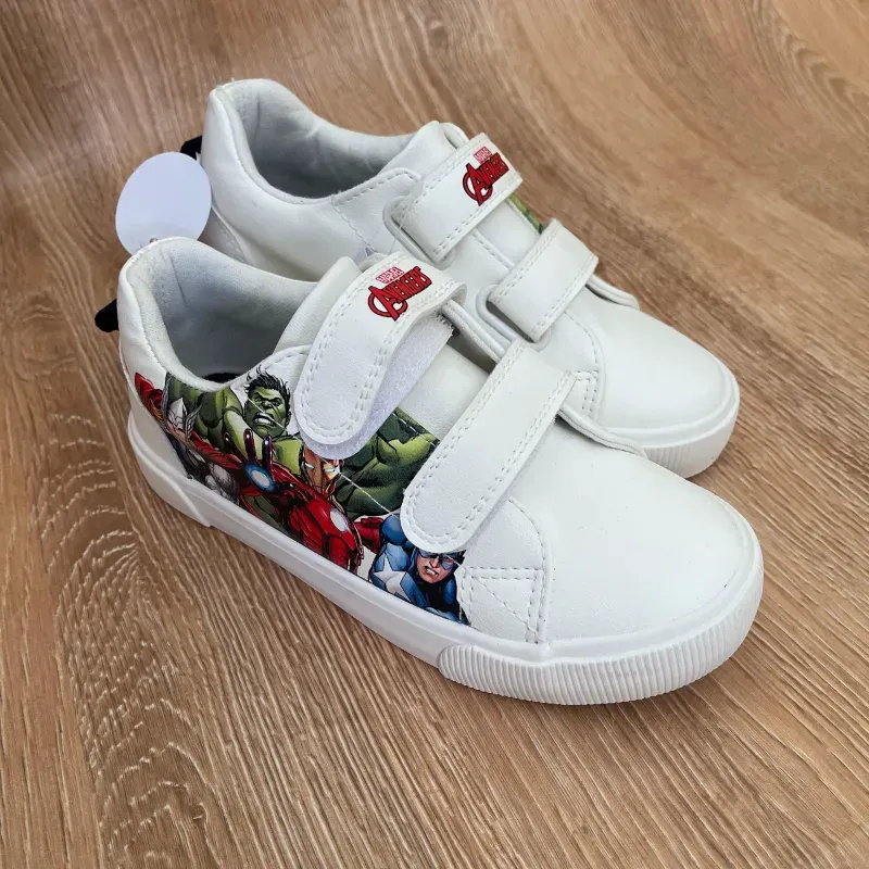 Tenis de los Avengers color blanco 