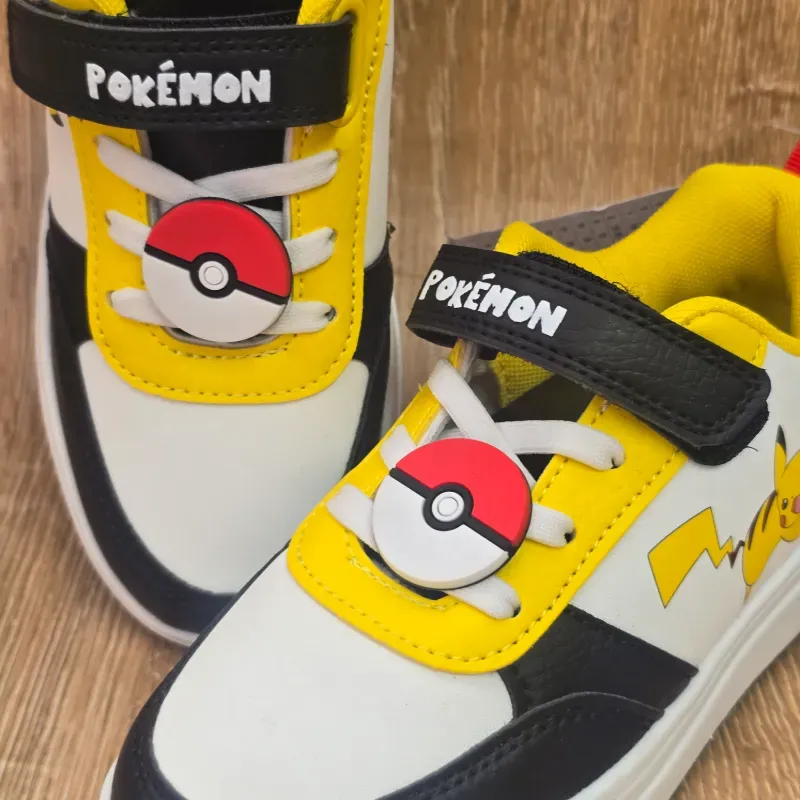 Tenis de Pokémon negro y amarillo
