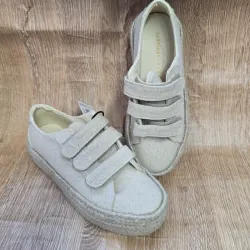 Tenis de saco con peguetas