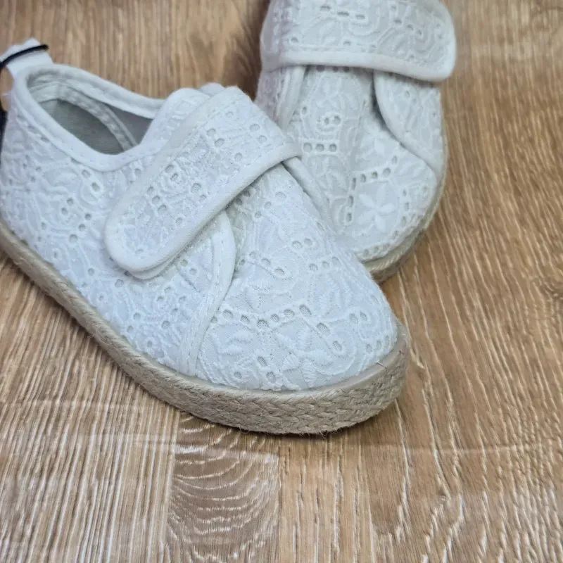 Tenis de Soga con Tejidos de flores blancos