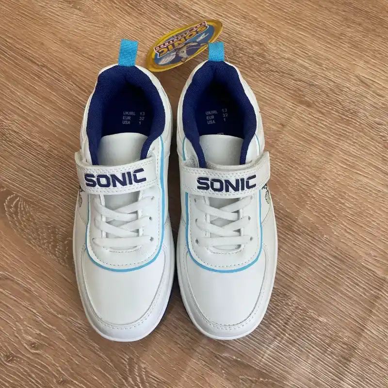 Tenis de Sonic color blanco 