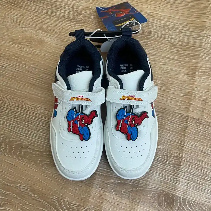 Tenis de Spiderman color blanco