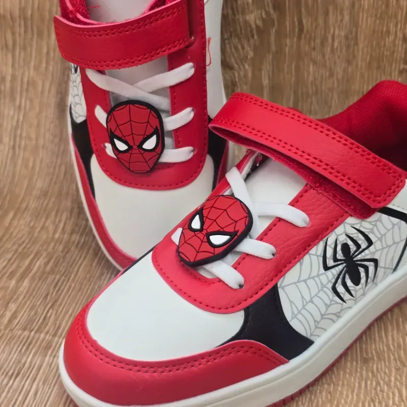 Tenis de Spiderman color rojo