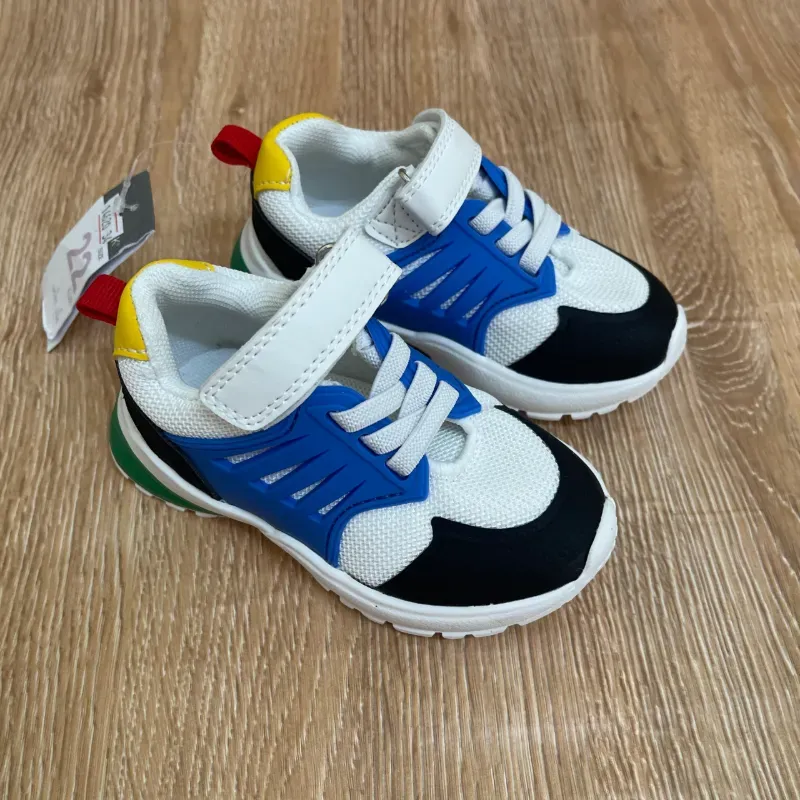 Tenis de varios colores 