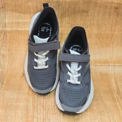 Tenis Deportivo Gris Suela Blanca