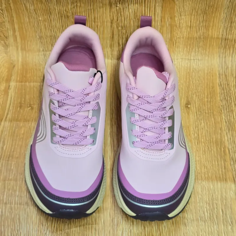 Tenis Deportivos Rosa y Morados.