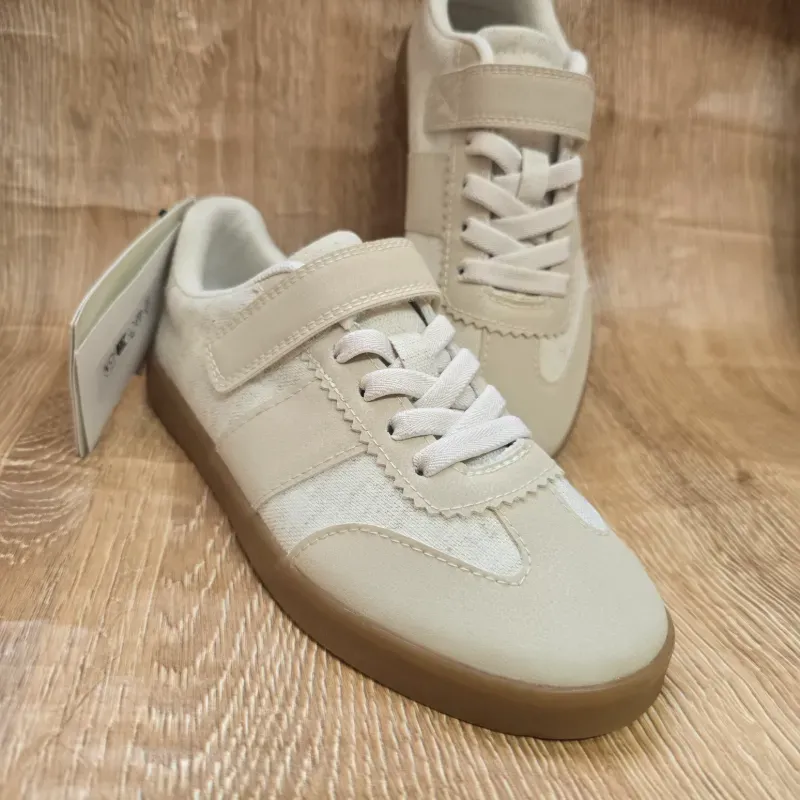 Tenis H&M de vestir color Beich