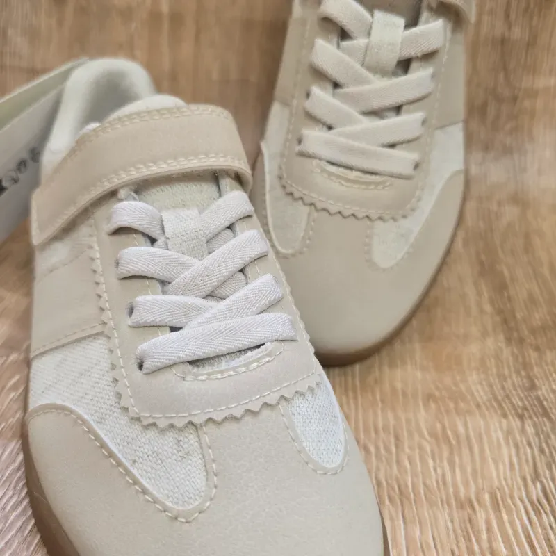 Tenis H&M de vestir color Beich