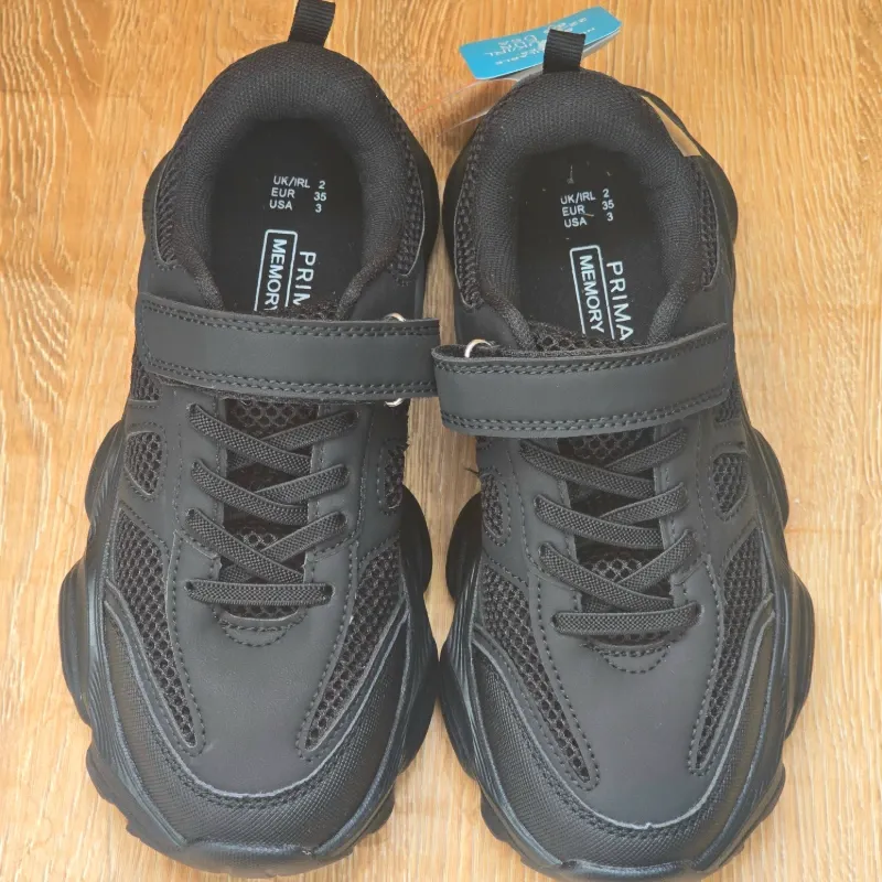 Tenis Negros deportivos pegueta