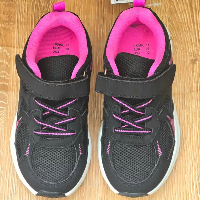 Tenis Negros y Rosados deportivos pegueta