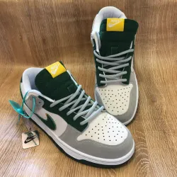 Tenis Nike color verde y gris