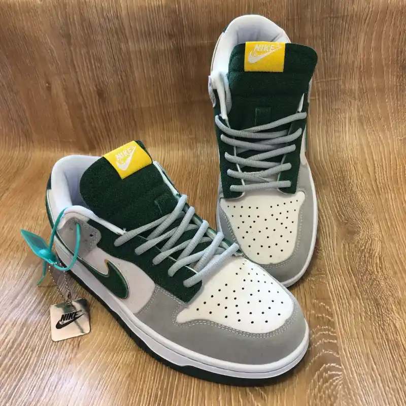 Tenis Nike color verde y gris
