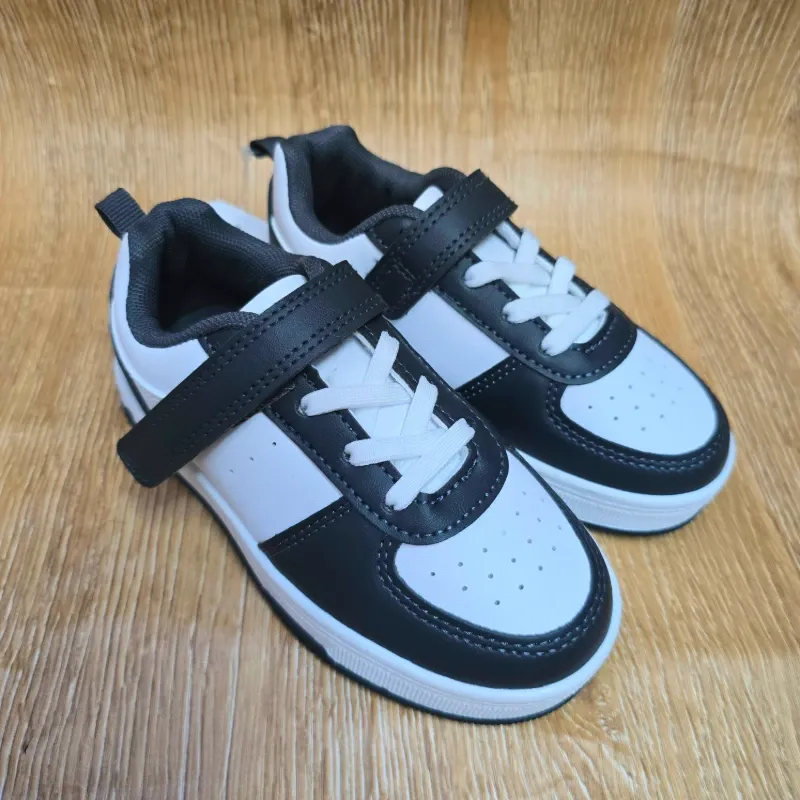Tenis pegueta Blanco y Negro