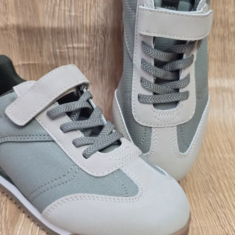 Tenis Verdes y Beich de Peguetas