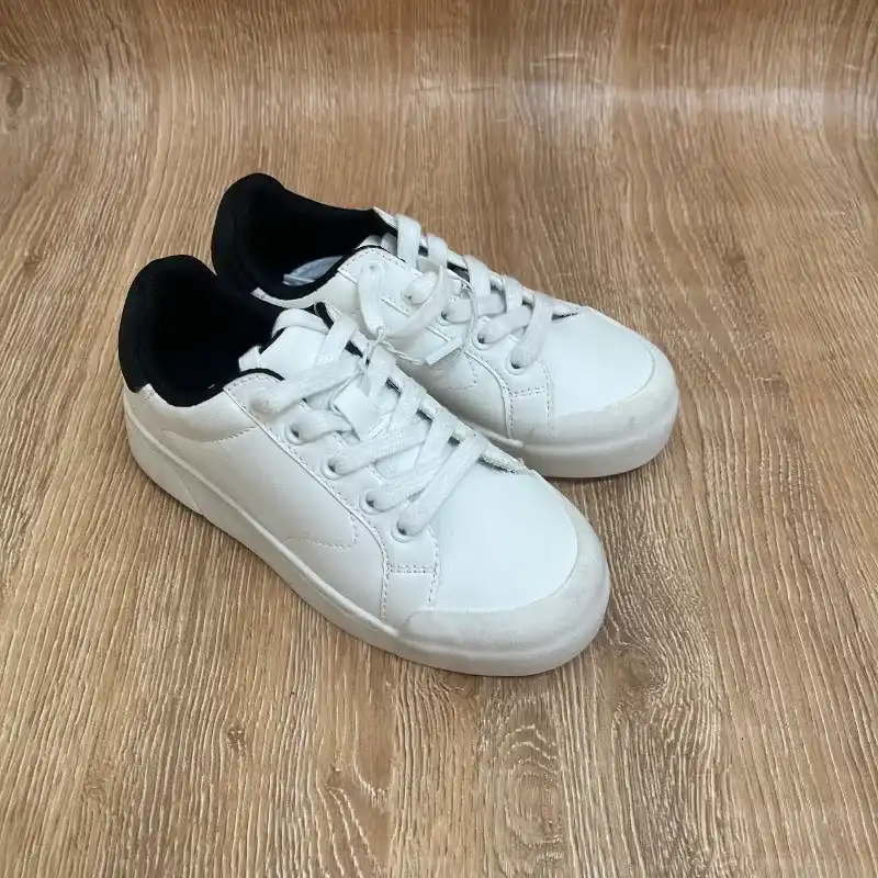 Tenis Zara color blanco 